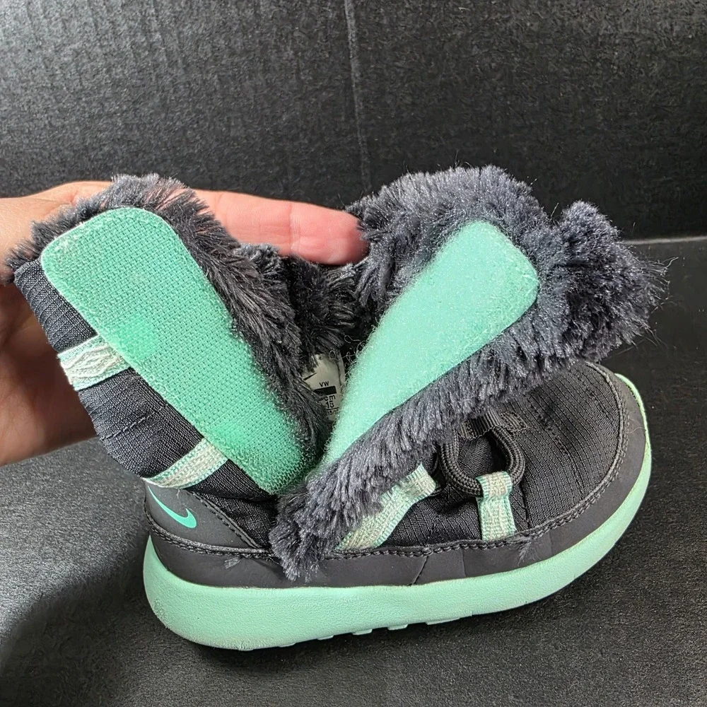 Nike Roshe One Hi Flash GS Black Green Glow 859416-002 Kids Size 9C Boots